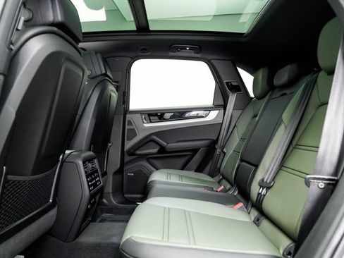 New 2026 Porsche Cayenne AWD/4WD image 24