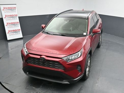 Used 2020 Toyota RAV4 Limited image 32