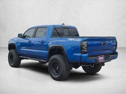 Used 2017 Toyota Tacoma TRD Off-Road w/ Premium & Technology Package AWD/4WD image 7