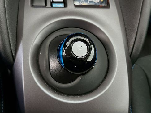 Used 2024 Nissan Leaf S image 24