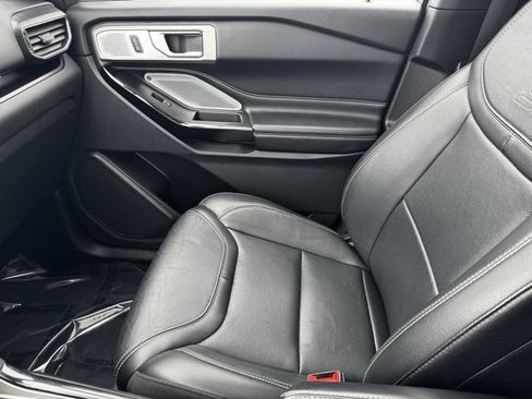 Used 2021 Ford Explorer ST w/ ST Street Pack image 24