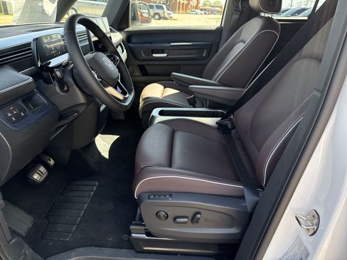 New 2025 Volkswagen ID. Buzz Pro S image 5