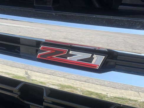 Used 2021 Chevrolet Tahoe Z71 w/ Z71 Off-Road Package AWD/4WD image 6