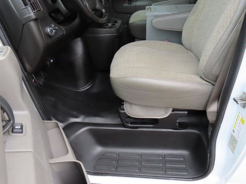 Used 2022 Chevrolet Express 2500 w/ Driver Convenience Package RWD image 22