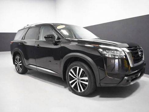 Certified 2024 Nissan Pathfinder Platinum image 7