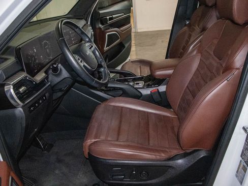 Used 2024 Kia Telluride SX Prestige AWD/4WD image 8