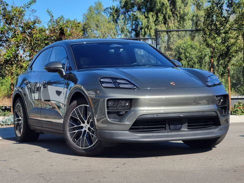 New 2025 Porsche Macan Electric RWD image 8
