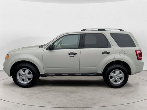 Used 2009 Ford Escape XLT image 2