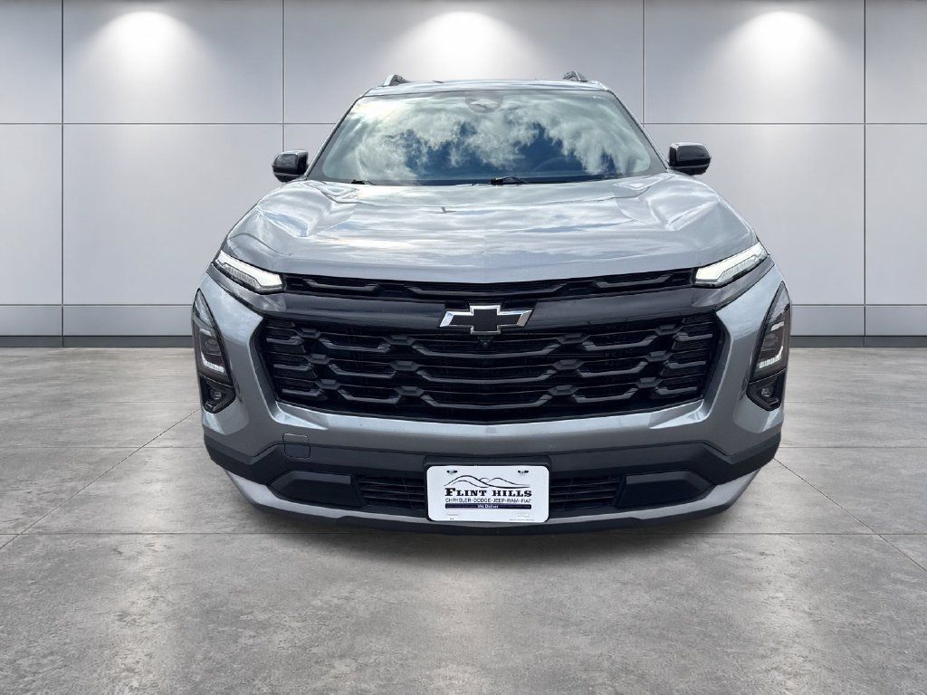 Used 2025 Chevrolet Equinox LT w/ Convenience Package II FWD image 8