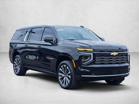 Used 2026 Chevrolet Suburban High Country AWD/4WD image 3
