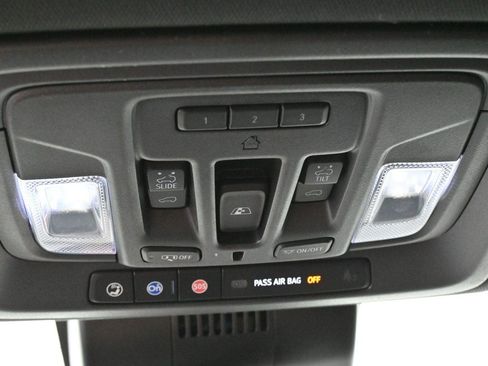 Used 2023 Chevrolet Silverado 1500 ZR2 w/ Technology Package AWD/4WD image 27