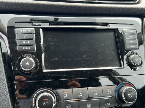 Used 2019 Nissan Rogue Sport S image 14