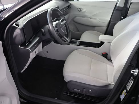 Certified 2025 Hyundai Kona SEL AWD/4WD image 17