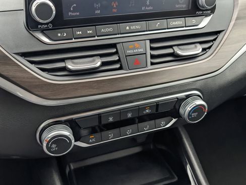 Used 2024 Nissan Altima 2.5 SV image 16