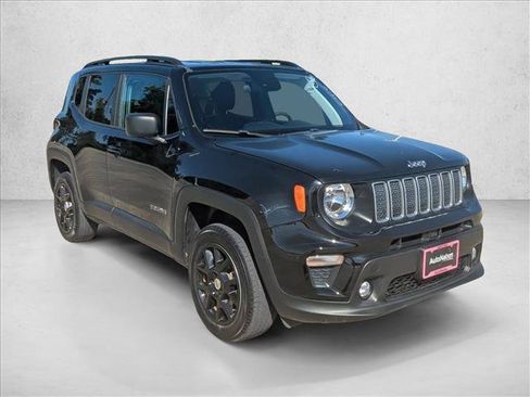 Used 2022 Jeep Renegade Latitude AWD/4WD image 3