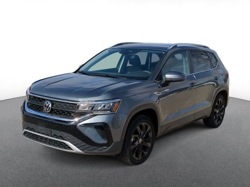 Used 2022 Volkswagen Taos SE w/ IQ.Drive SE Package image 4