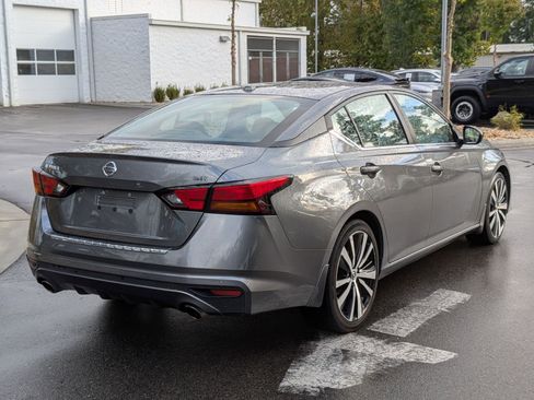 Used 2022 Nissan Altima 2.5 SR image 3