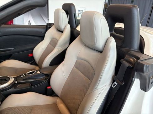 Used 2014 Nissan 370Z Touring RWD image 11