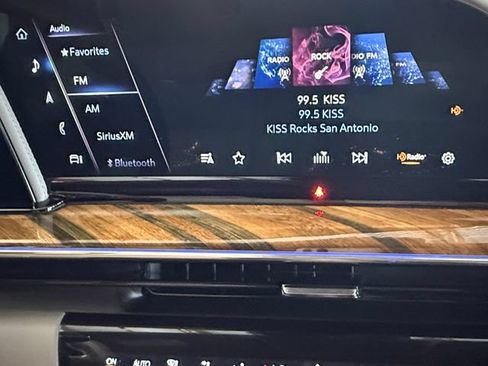 Used 2021 Cadillac Escalade Premium Luxury Platinum RWD image 8
