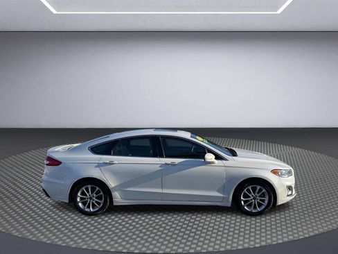 Used 2019 Ford Fusion Energi Titanium image 5