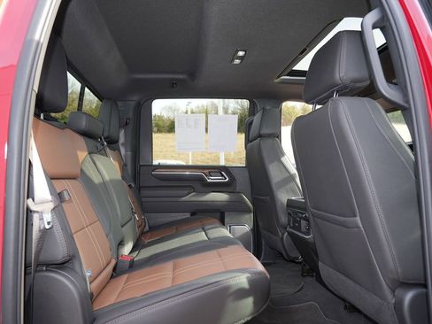 Used 2025 Chevrolet Silverado 3500 High Country w/ High Country Premium Package AWD/4WD image 28