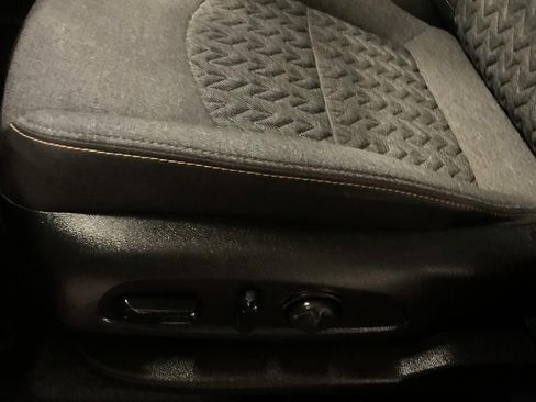 Used 2024 Chevrolet Equinox LT image 17