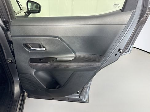 Used 2025 Nissan Kicks SR w/ Interior Electronics Package image 28