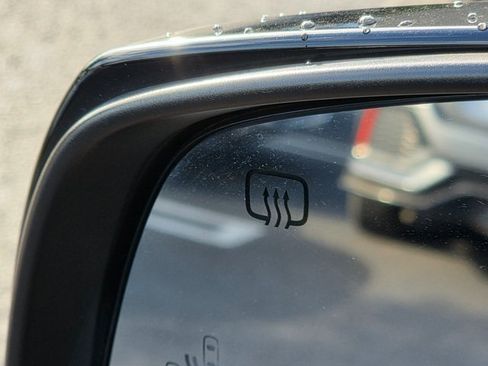 Used 2021 Toyota Sienna XLE image 25