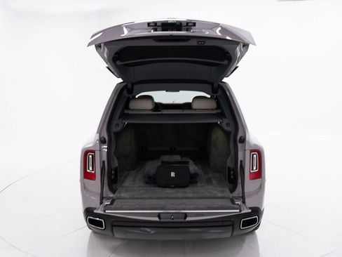 Certified 2023 Rolls-Royce Cullinan w/ Dark Exterior Package AWD/4WD image 51