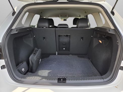 Used 2022 Volkswagen Taos SE image 34