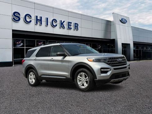Used 2022 Ford Explorer XLT w/ Equipment Group 202A AWD/4WD image 1