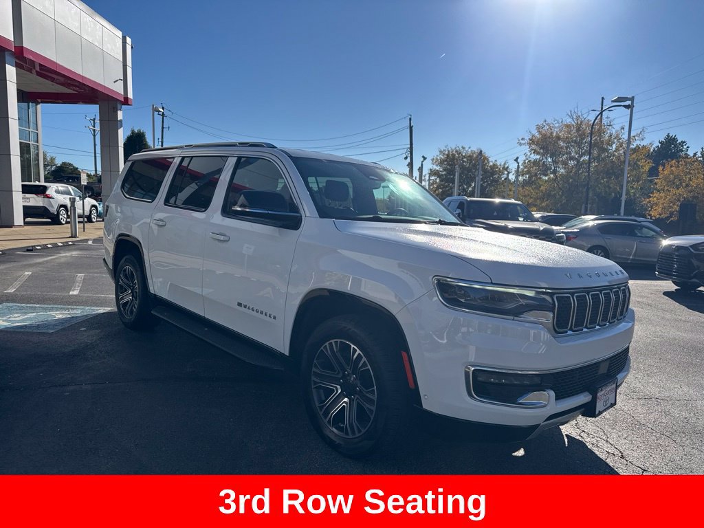 Used 2024 Jeep Wagoneer L Series II w/ Flexible Seating Group AWD/4WD image 9