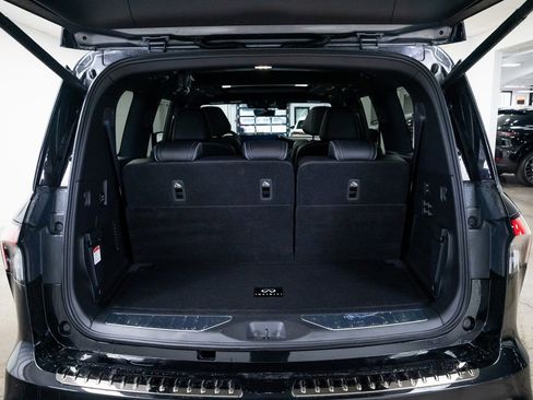 Used 2025 INFINITI QX80 Autograph w/ Autograph Exterior Package AWD/4WD image 8