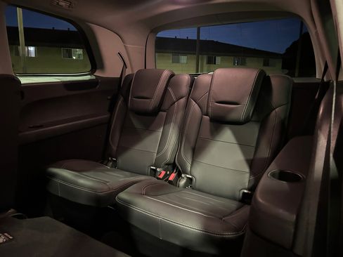 Used 2015 Mercedes-Benz GL 550 4MATIC image 11