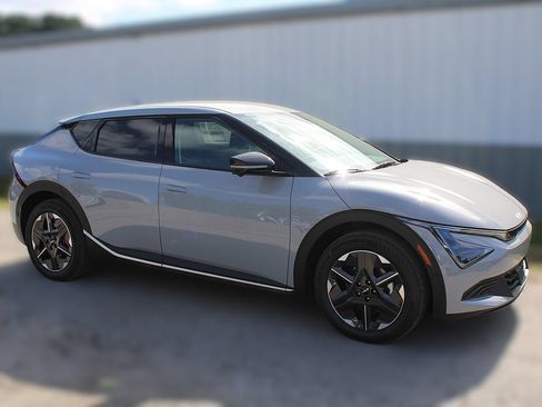 New 2026 Kia EV6 Light RWD image 3