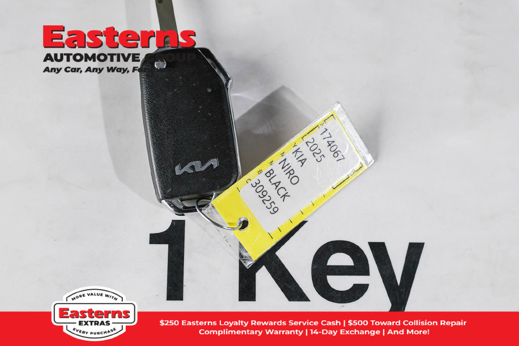 Used 2025 Kia Niro LX FWD image 24