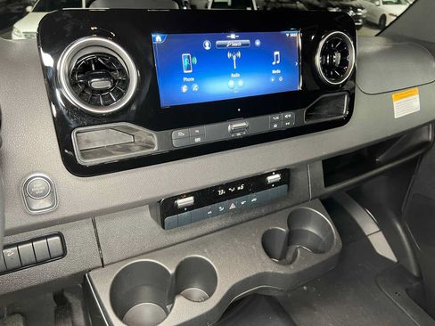 Used 2026 Mercedes-Benz Sprinter 2500 image 32