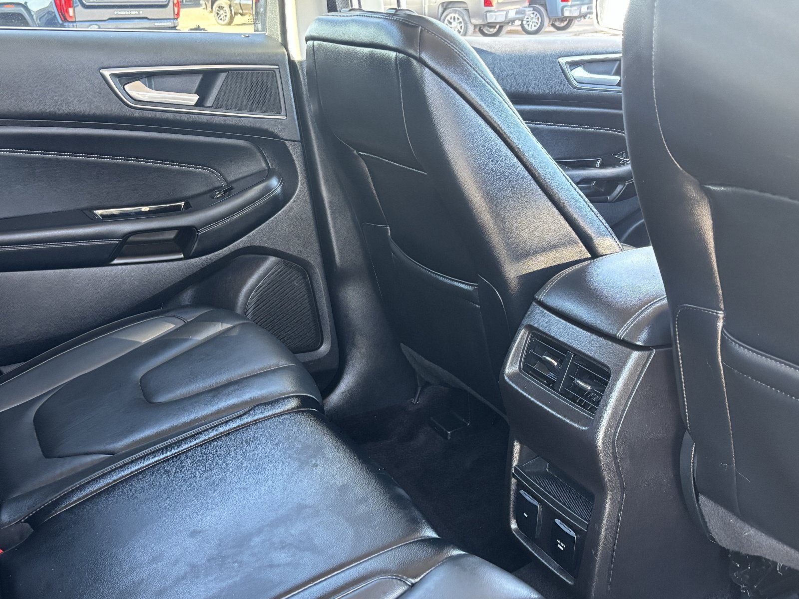 Used 2017 Ford Edge Titanium w/ Technology Package AWD/4WD image 14