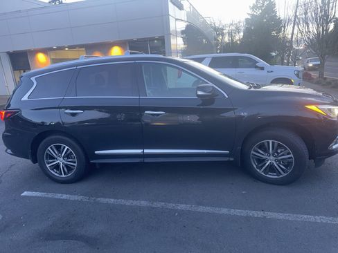 Used 2018 INFINITI QX60 Base w/ Premium Plus Package image 4
