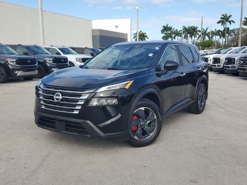 Certified 2024 Nissan Rogue SV image 33