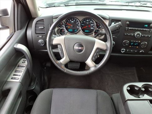 Used 2010 GMC Sierra 2500 SLE w/ SLE Preferred Package image 6