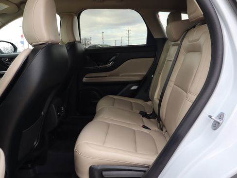 Used 2025 Lincoln Corsair AWD image 10