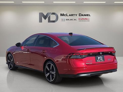 Used 2025 Honda Accord Sport image 4