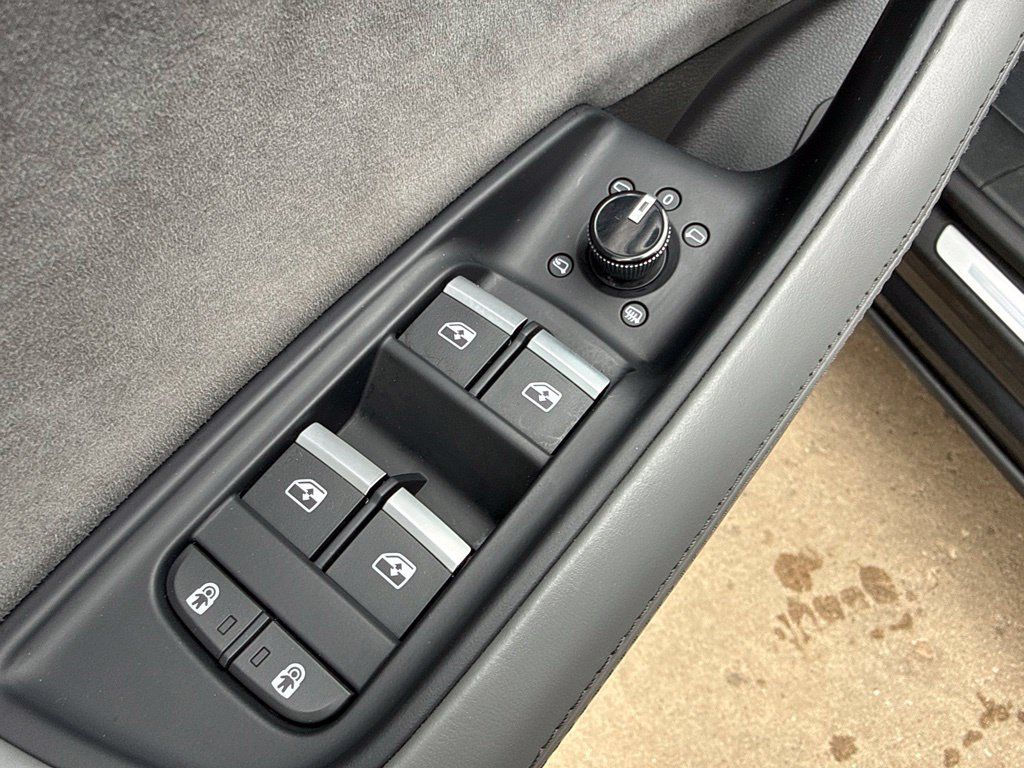 Used 2021 Audi SQ8 Prestige AWD/4WD image 11