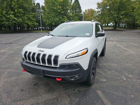 Used 2017 Jeep Cherokee Trailhawk w/ Cold Weather Group AWD/4WD image 2