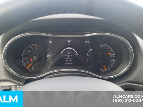 Used 2019 Jeep Grand Cherokee Altitude image 31