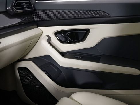 Used 2026 Lamborghini Urus SE image 22