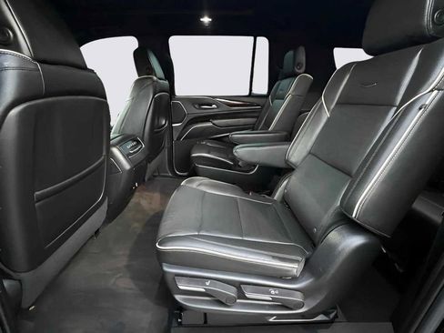 Used 2023 Cadillac Escalade ESV Premium Luxury image 33