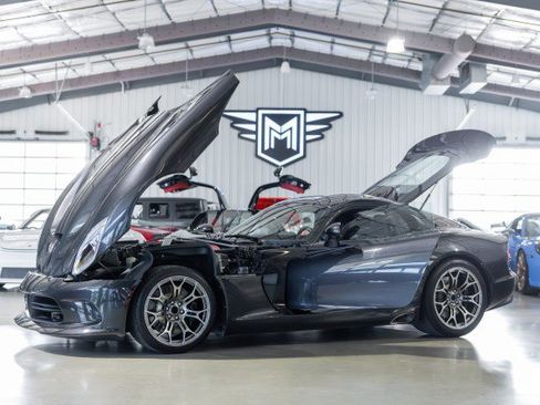 Used 2013 SRT Viper GTS w/ GTS Laguna Interior Pkg image 32