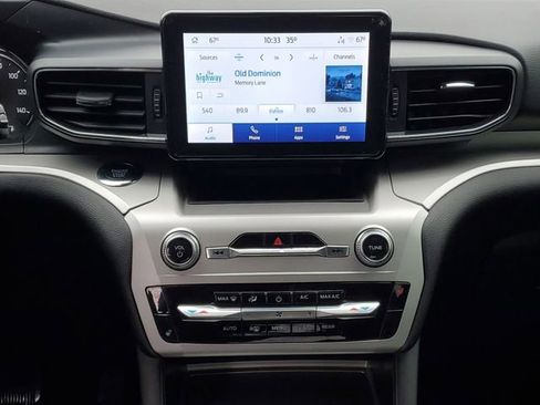 Used 2022 Ford Explorer XLT w/ Equipment Group 202A image 25